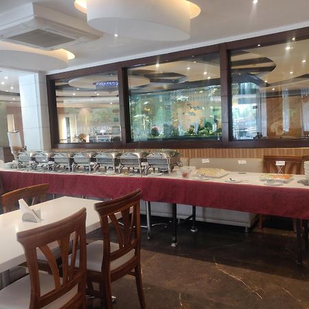 Airport Hotel Le Seasons New Delhi Eksteriør bilde
