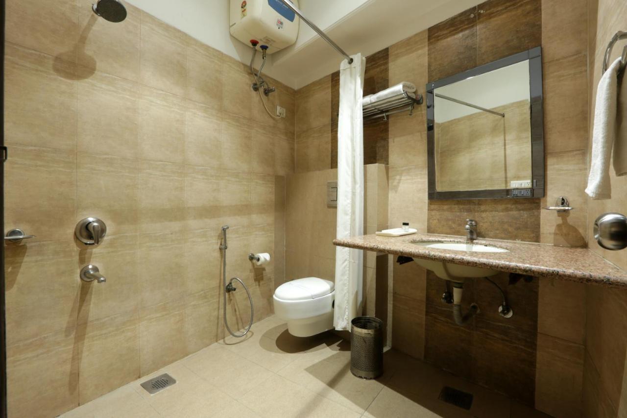 Airport Hotel Le Seasons New Delhi Eksteriør bilde