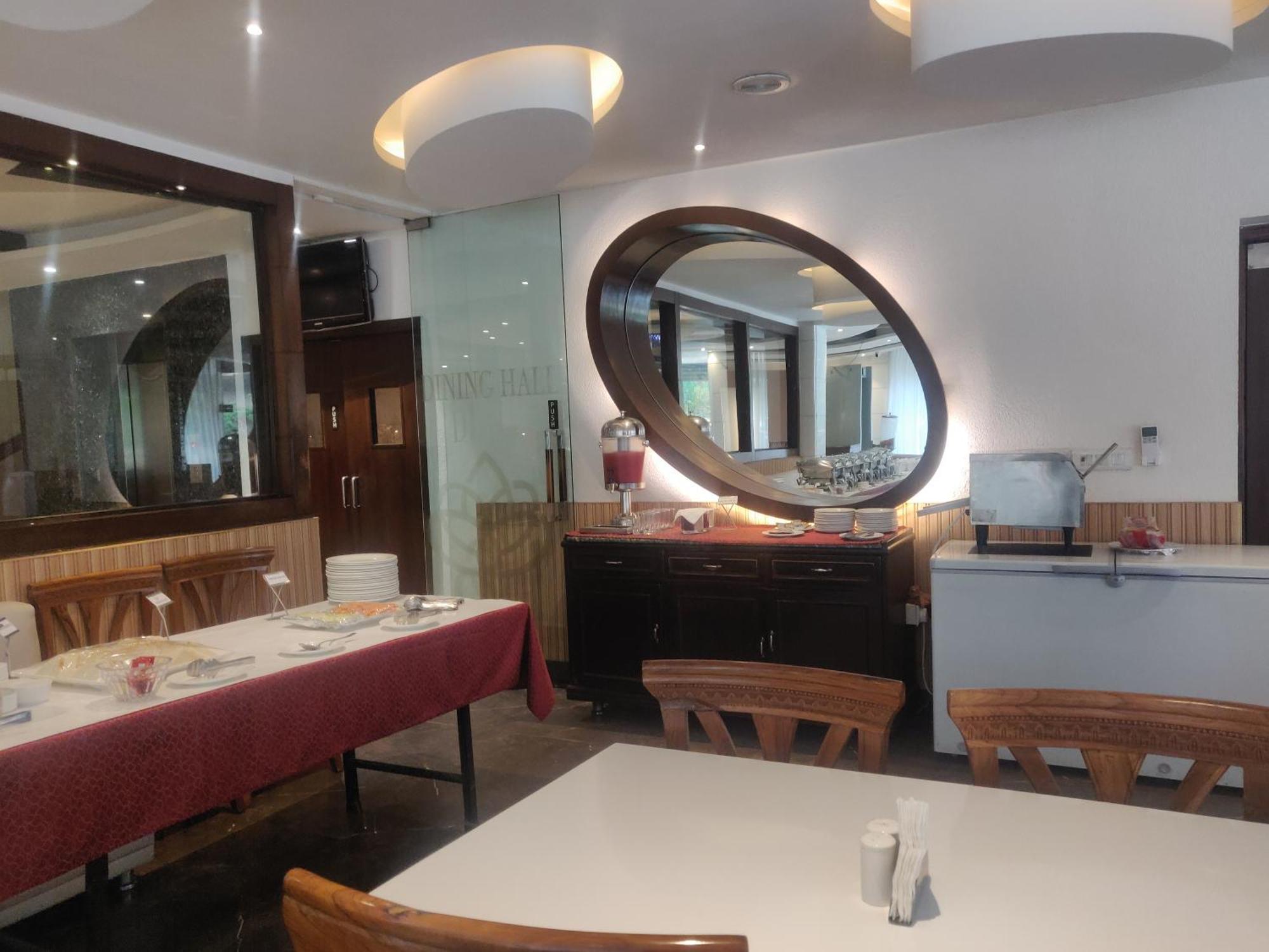 Airport Hotel Le Seasons New Delhi Eksteriør bilde