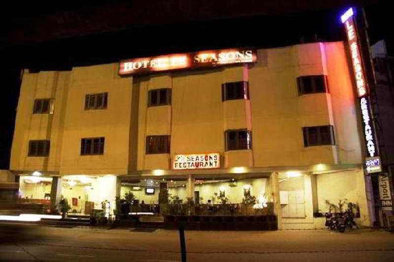 Airport Hotel Le Seasons New Delhi Eksteriør bilde
