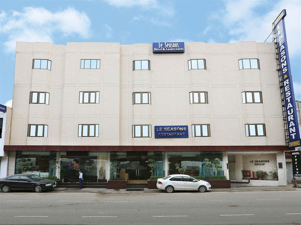 Airport Hotel Le Seasons New Delhi Eksteriør bilde